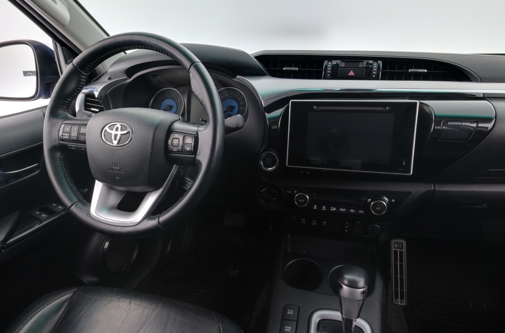 TOYOTA Hilux 2016
