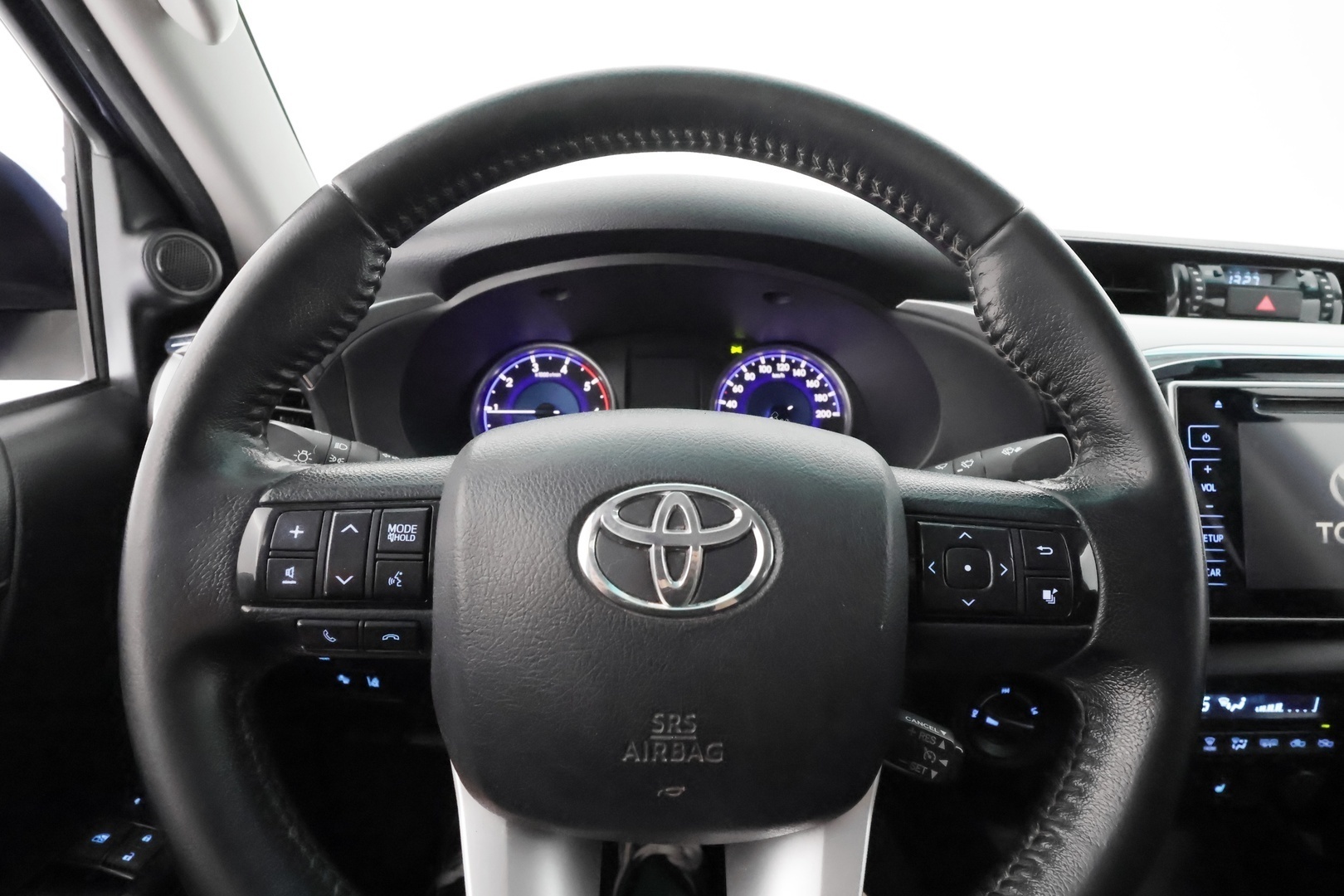 TOYOTA Hilux 2016