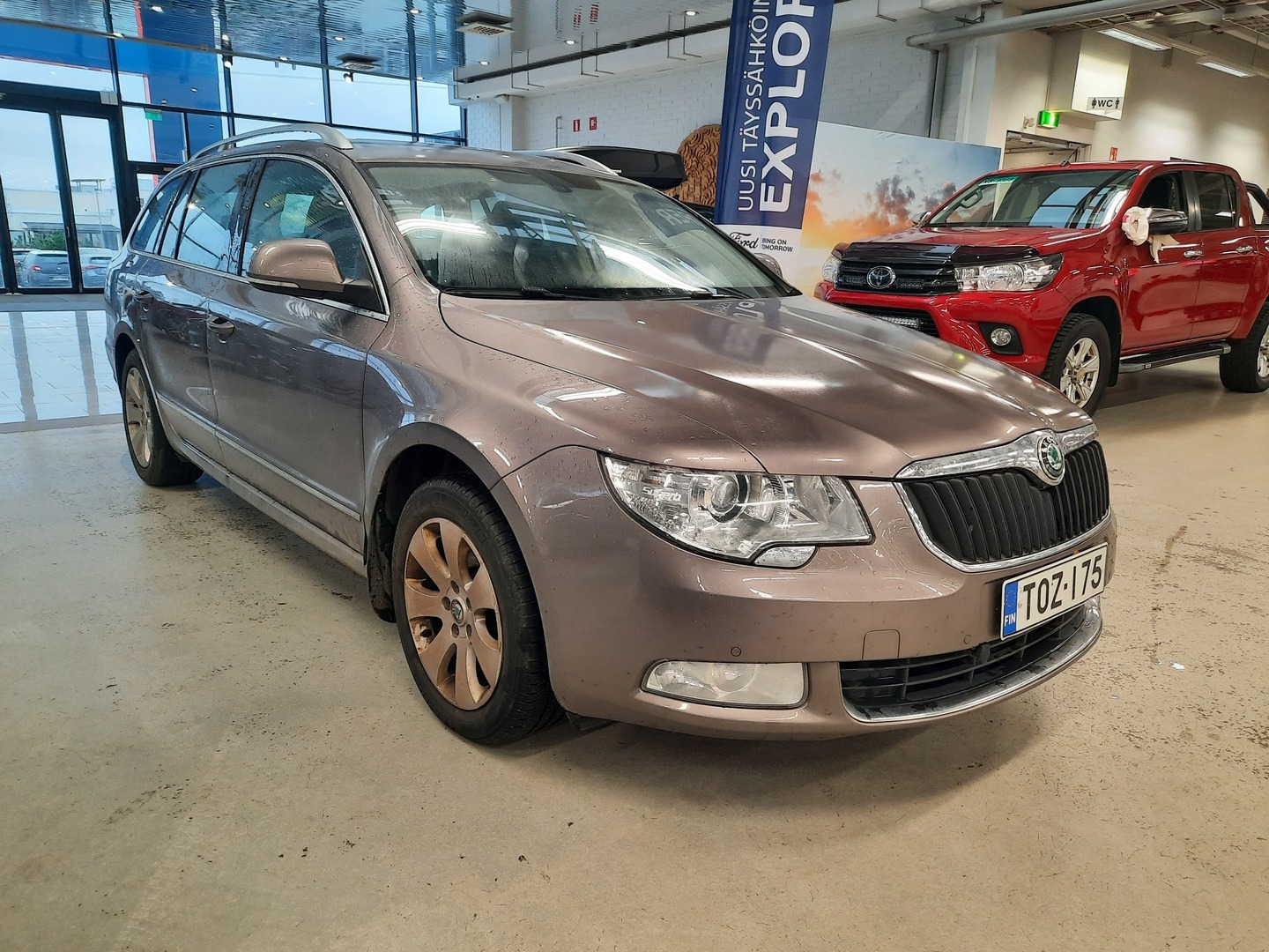 SKODA Superb 2011