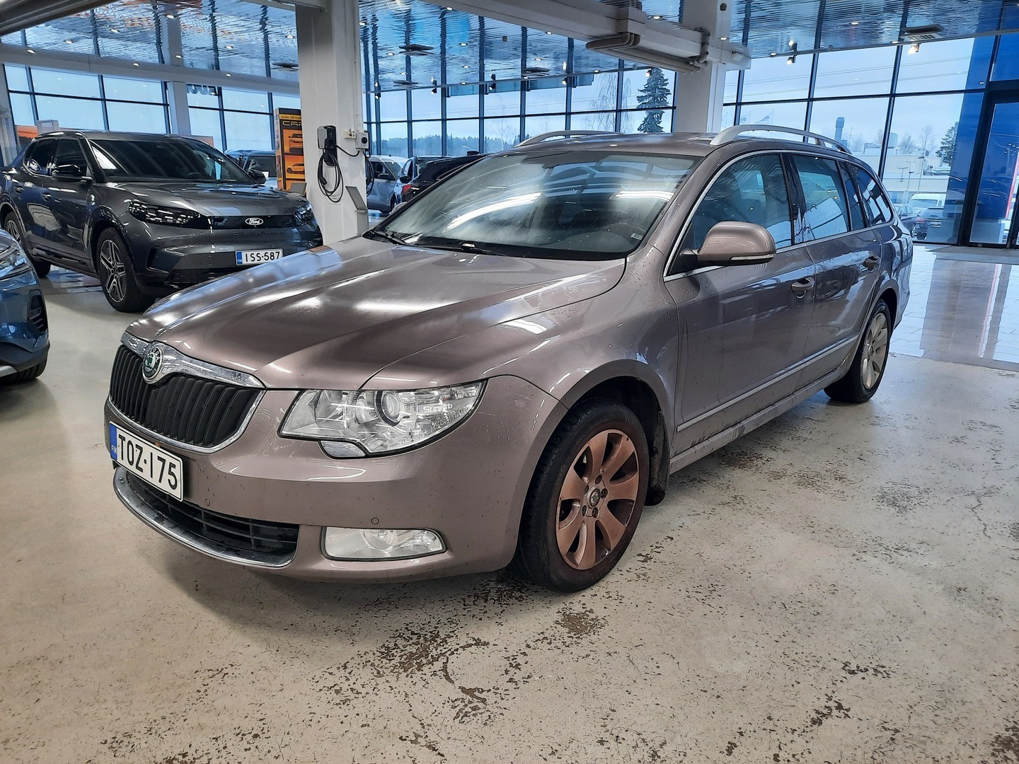 SKODA Superb 2011