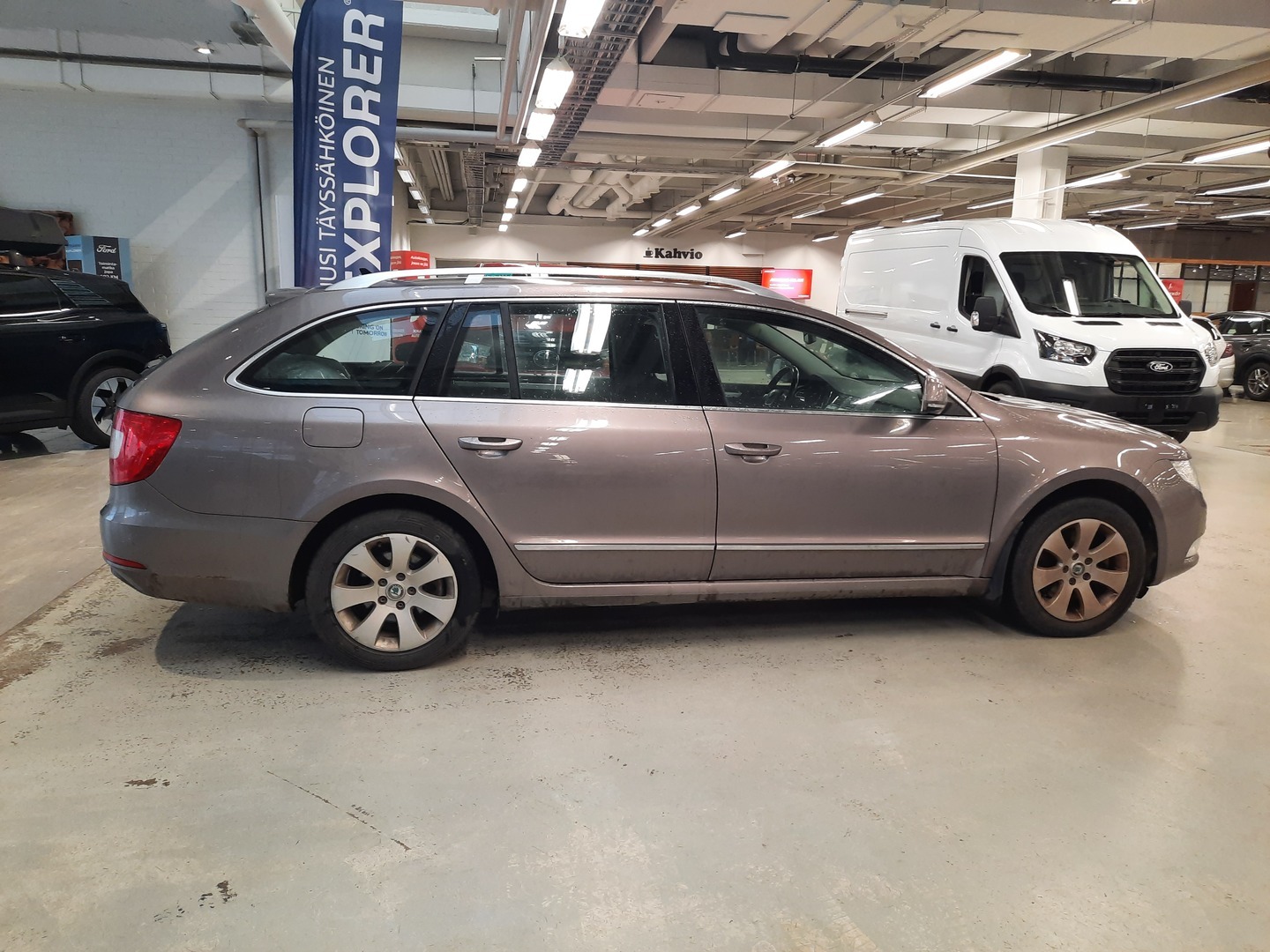 SKODA Superb 2011