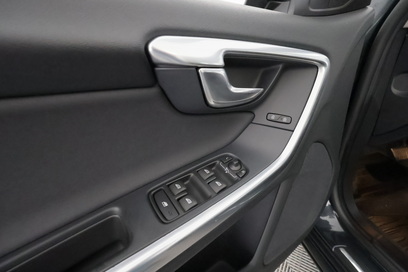VOLVO V60 2014