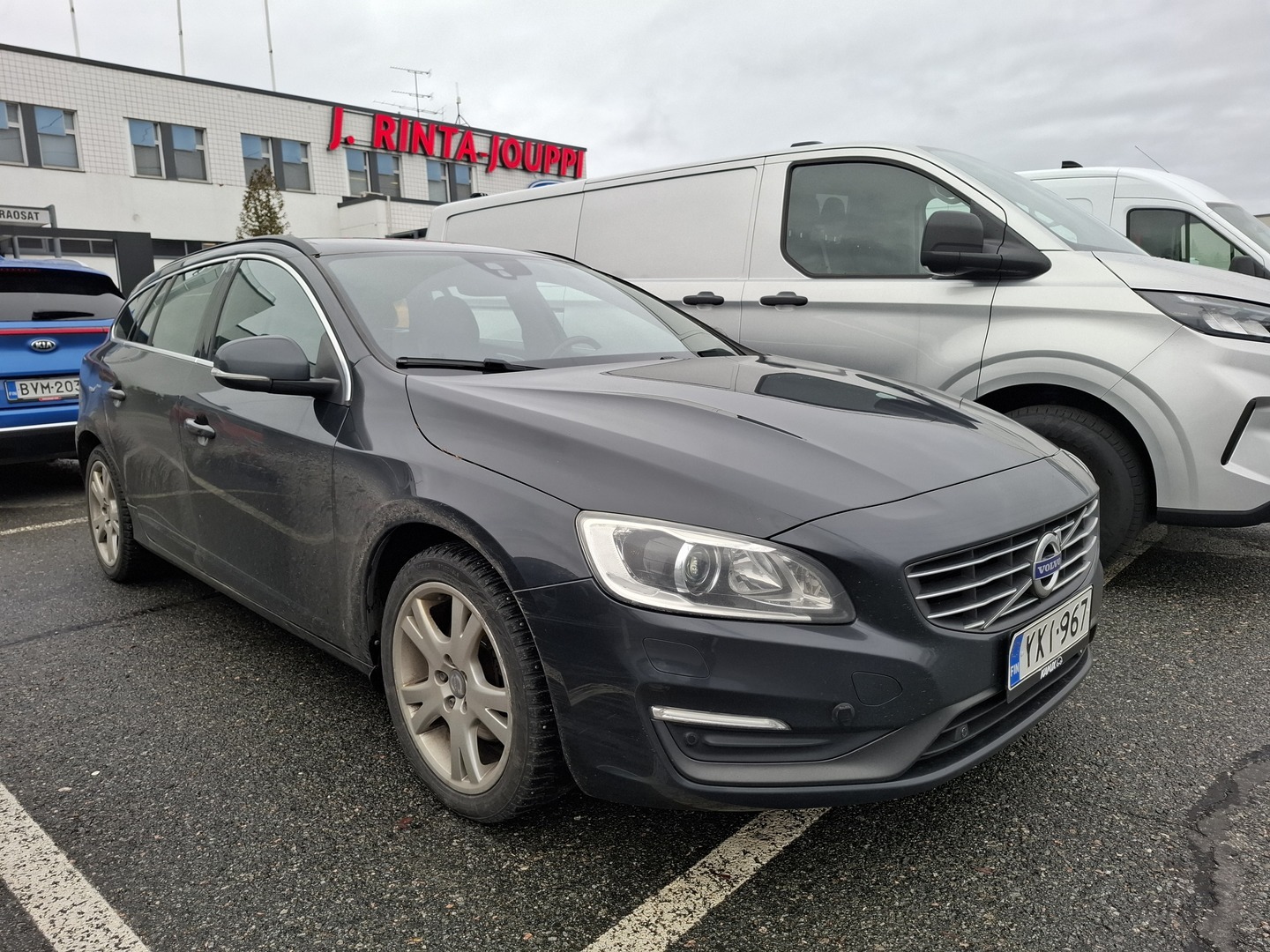 VOLVO V60 2015