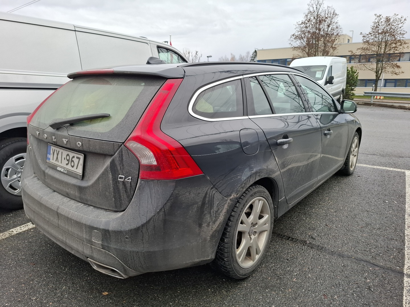 VOLVO V60 2015