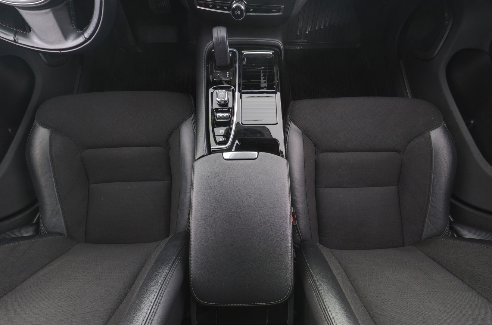 VOLVO V60 2020