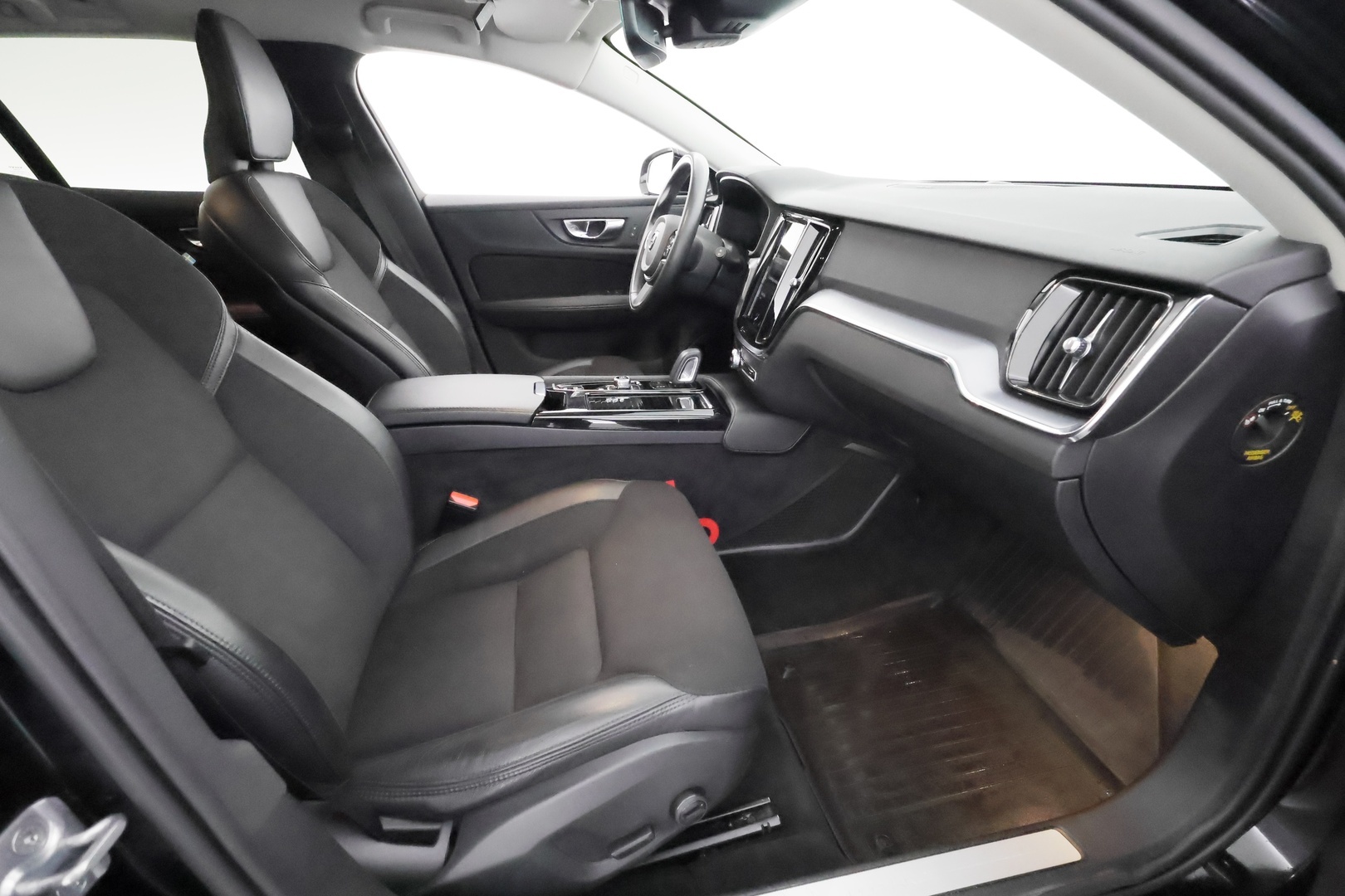 VOLVO V60 2020