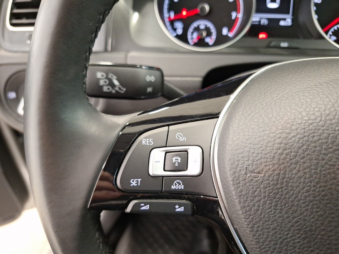 VOLKSWAGEN Golf 2017