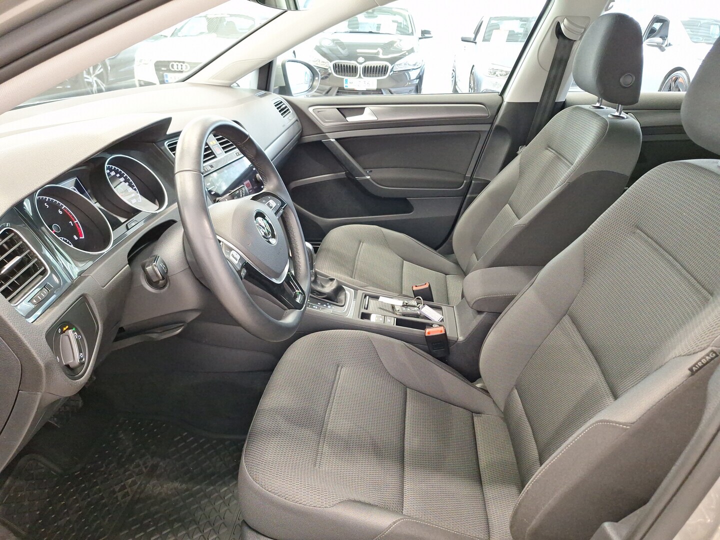 VOLKSWAGEN Golf 2017