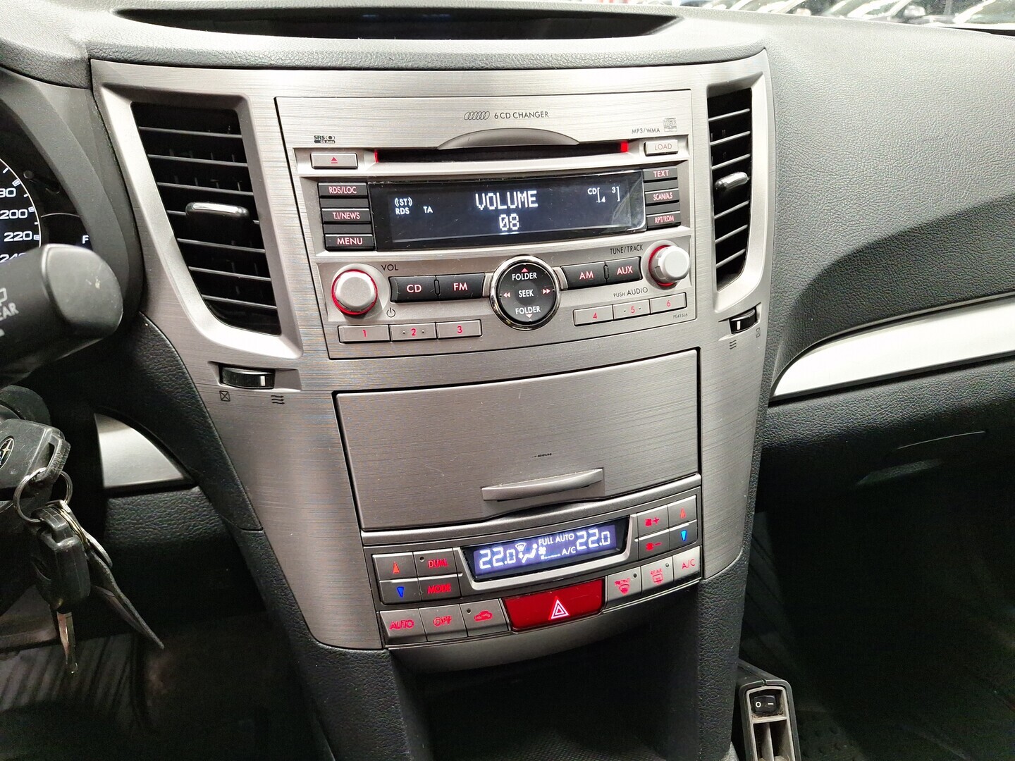 SUBARU Outback 2011