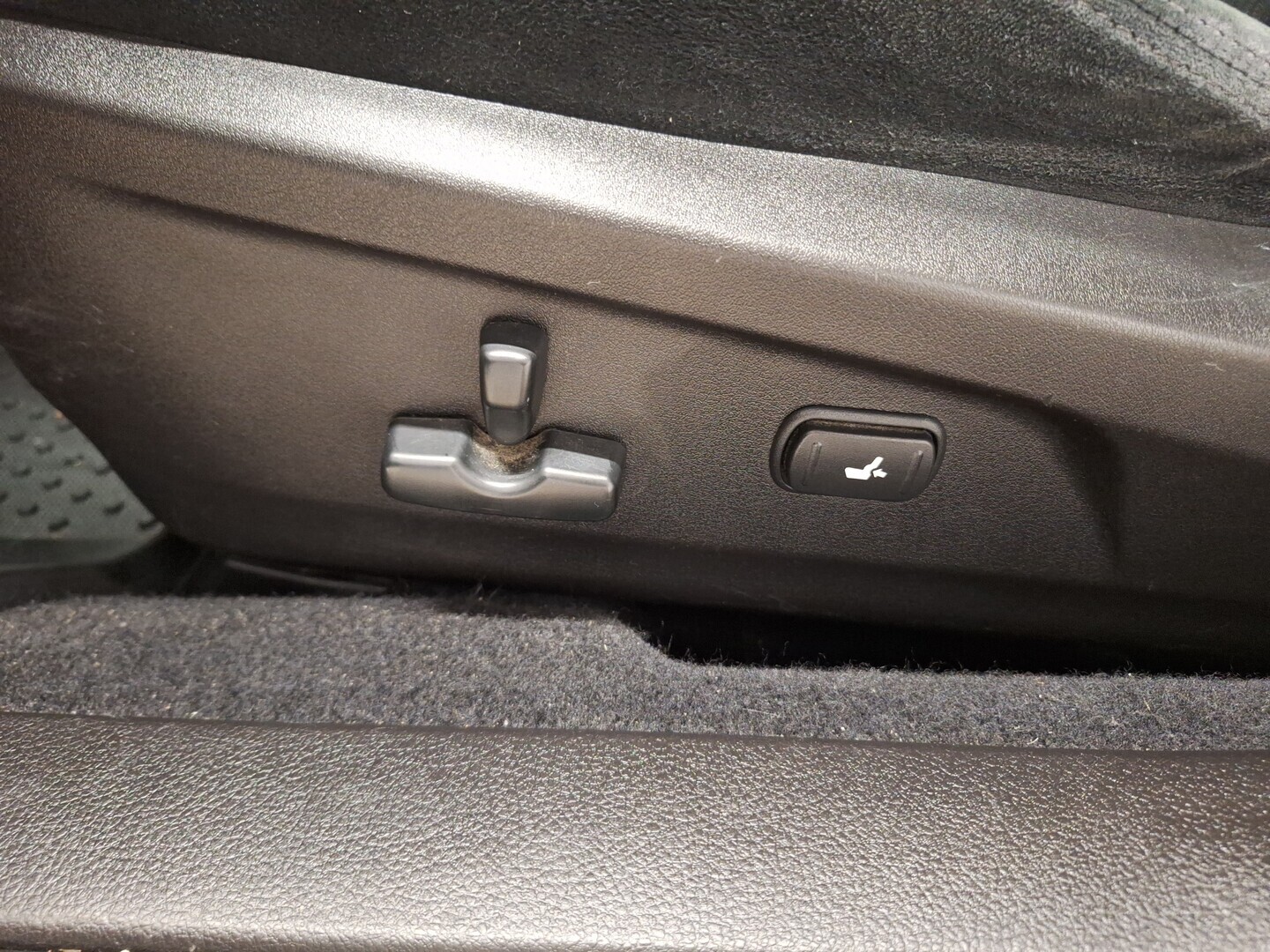 SUBARU Outback 2011