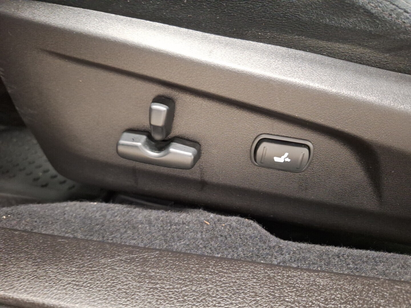 SUBARU Outback 2011