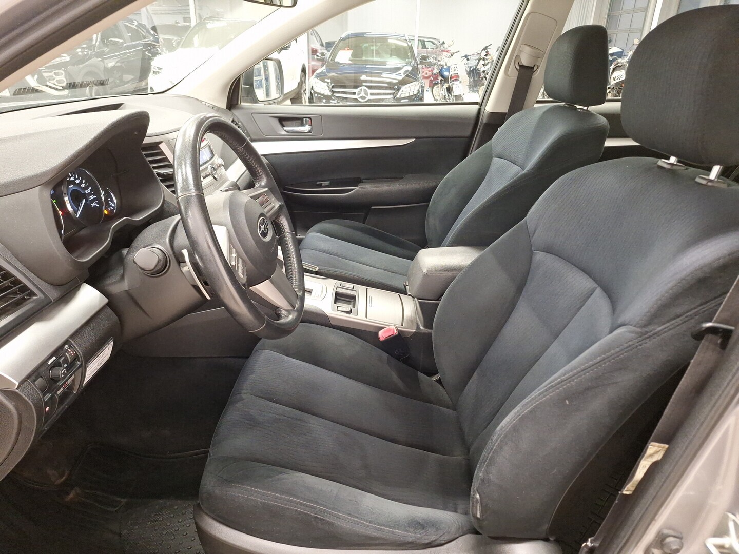 SUBARU Outback 2011