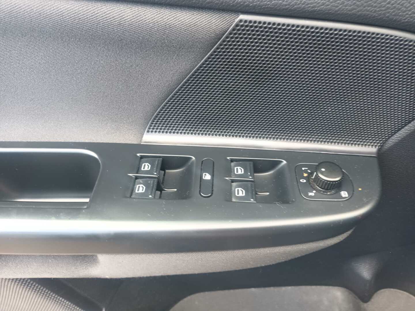VOLKSWAGEN Golf 2010