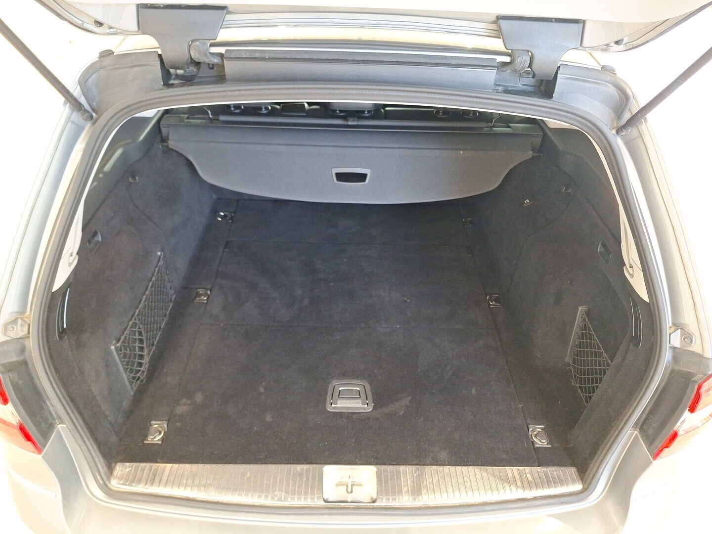 MERCEDES-BENZ E 2010