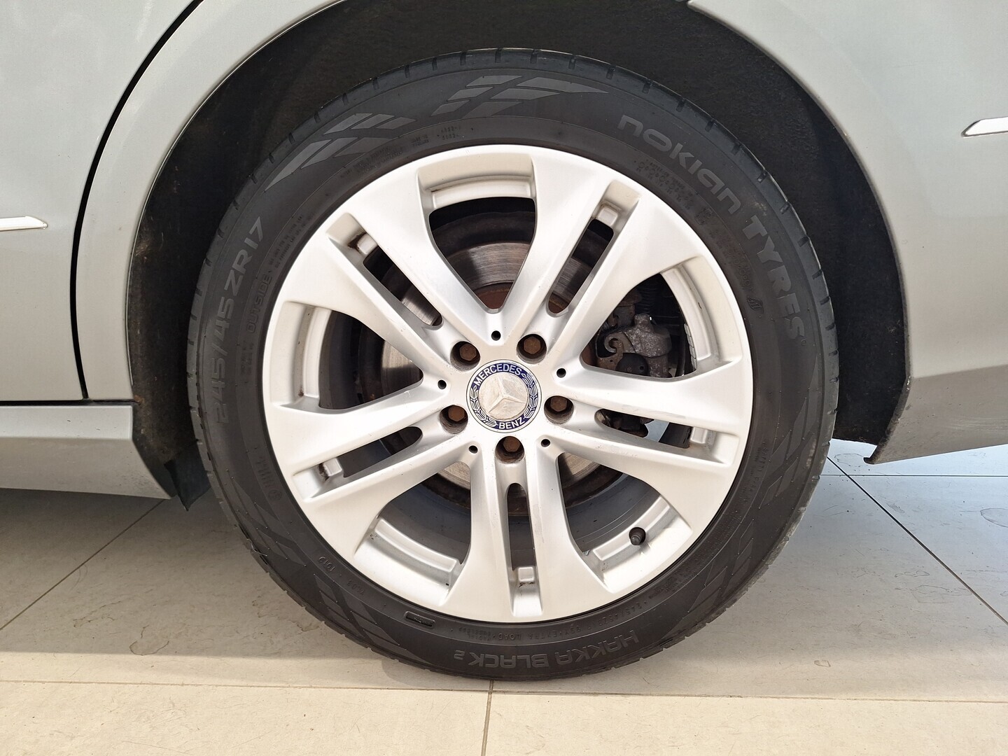 MERCEDES-BENZ E 2010