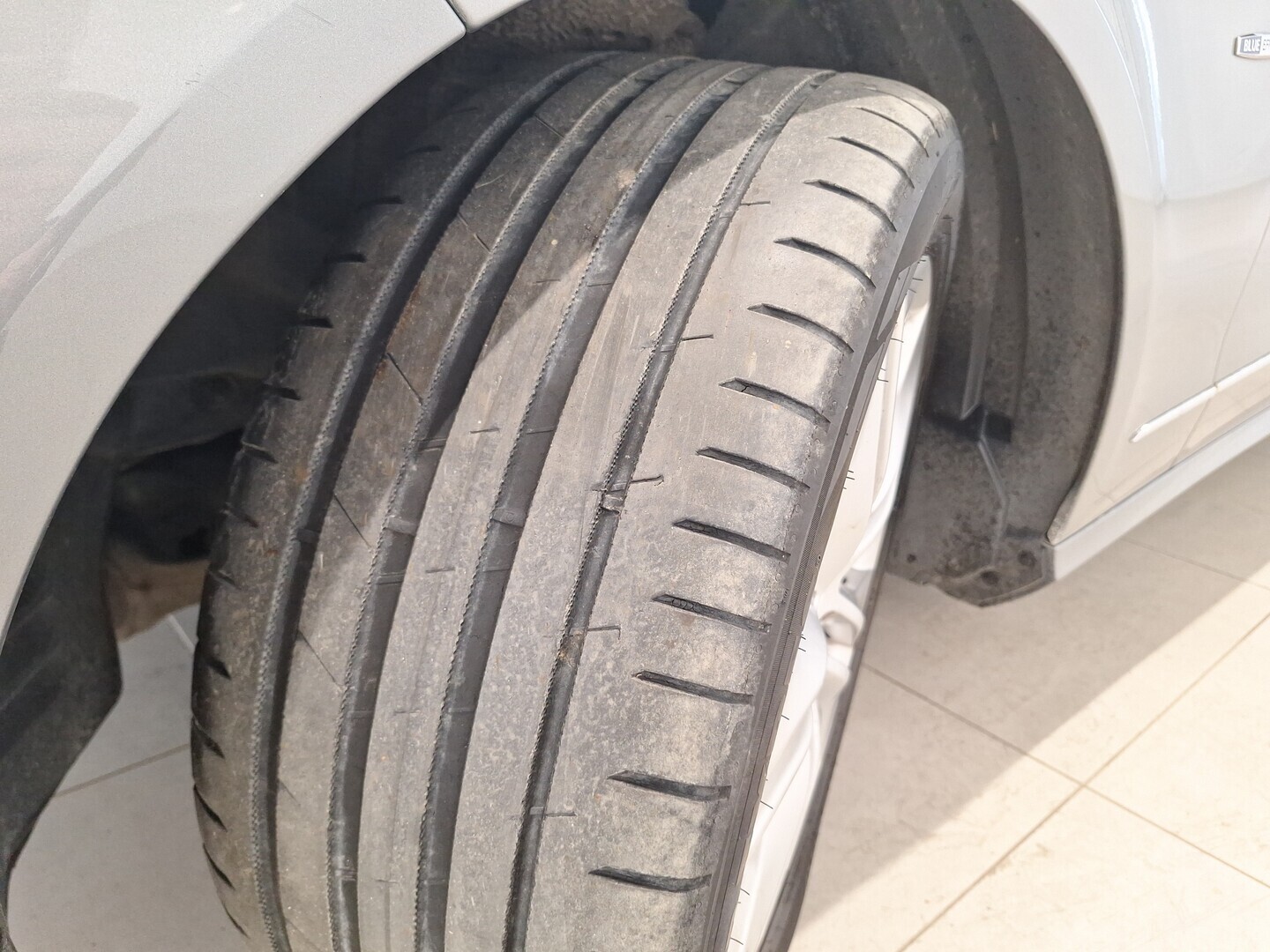 MERCEDES-BENZ E 2010