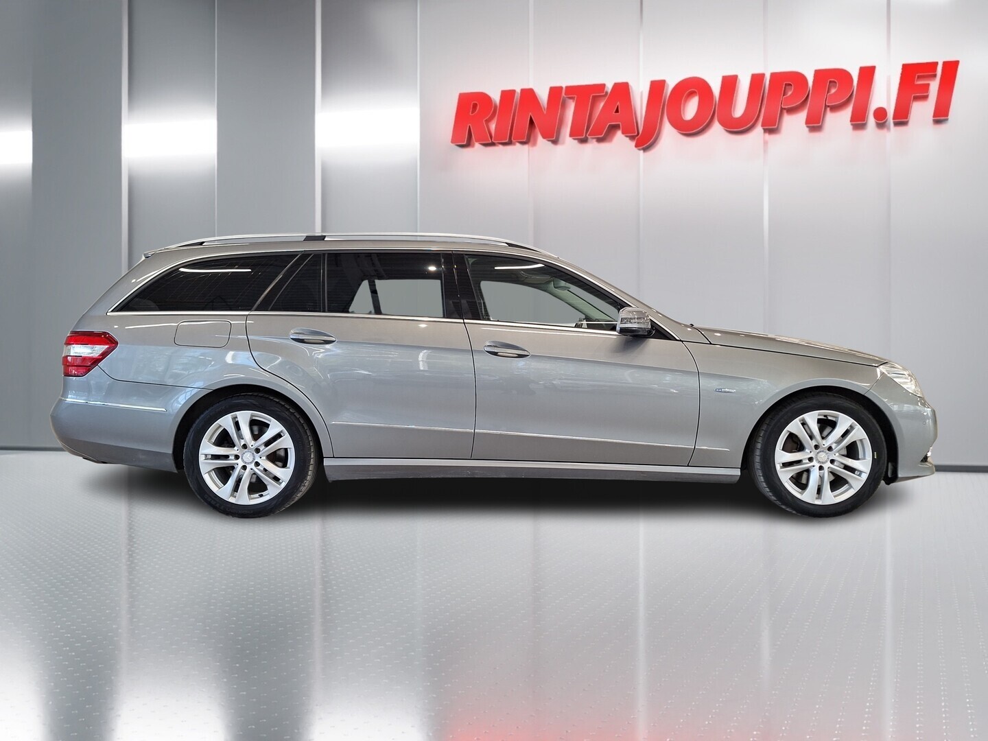 MERCEDES-BENZ E 2010