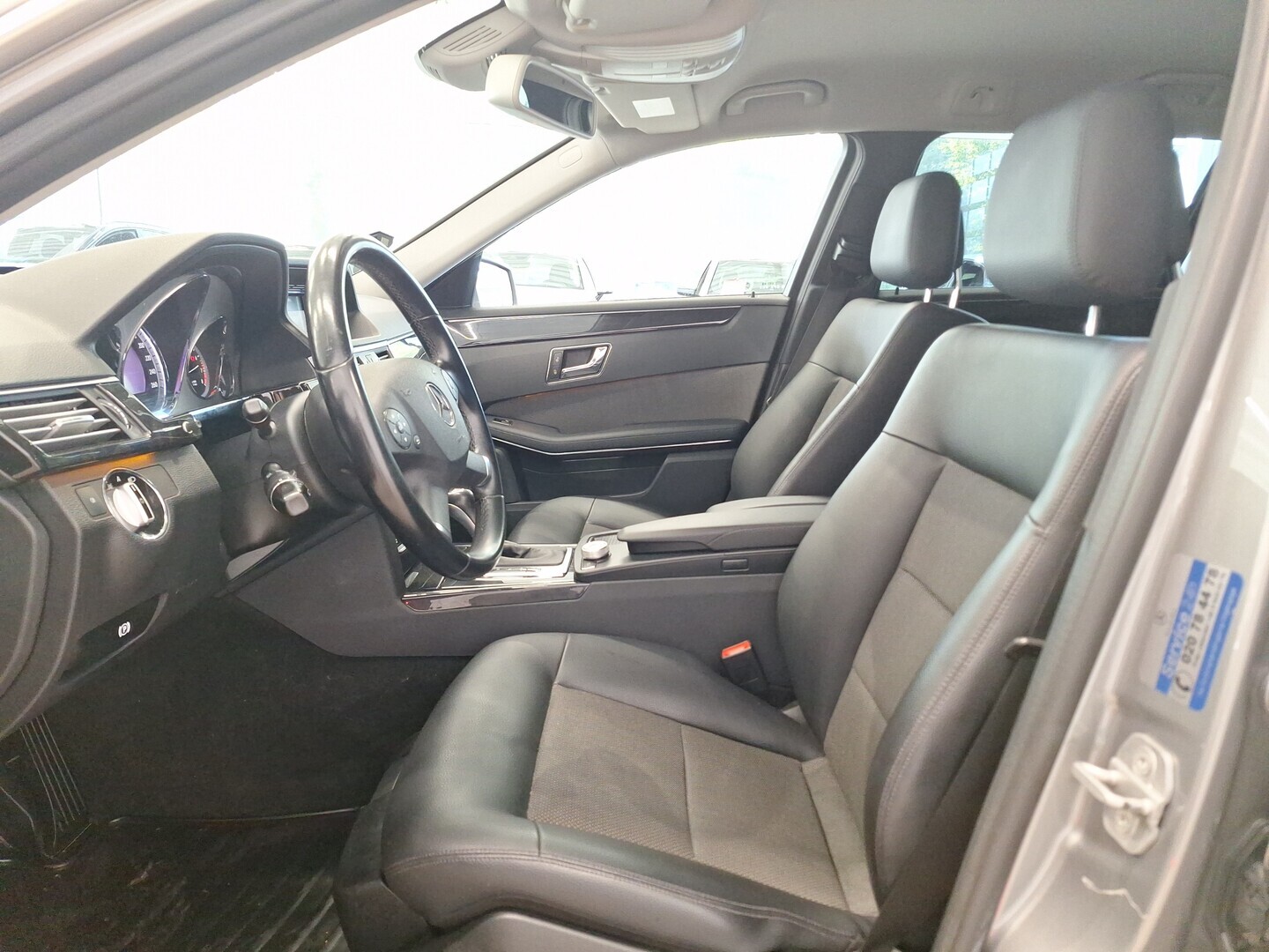 MERCEDES-BENZ E 2010