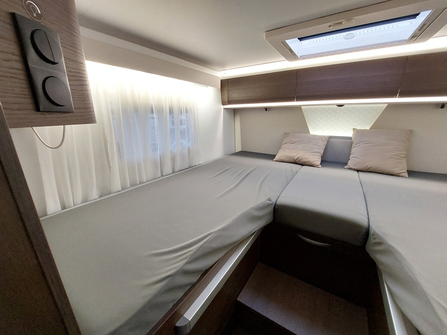 ADRIA Matrix Supreme 670 SL 2022