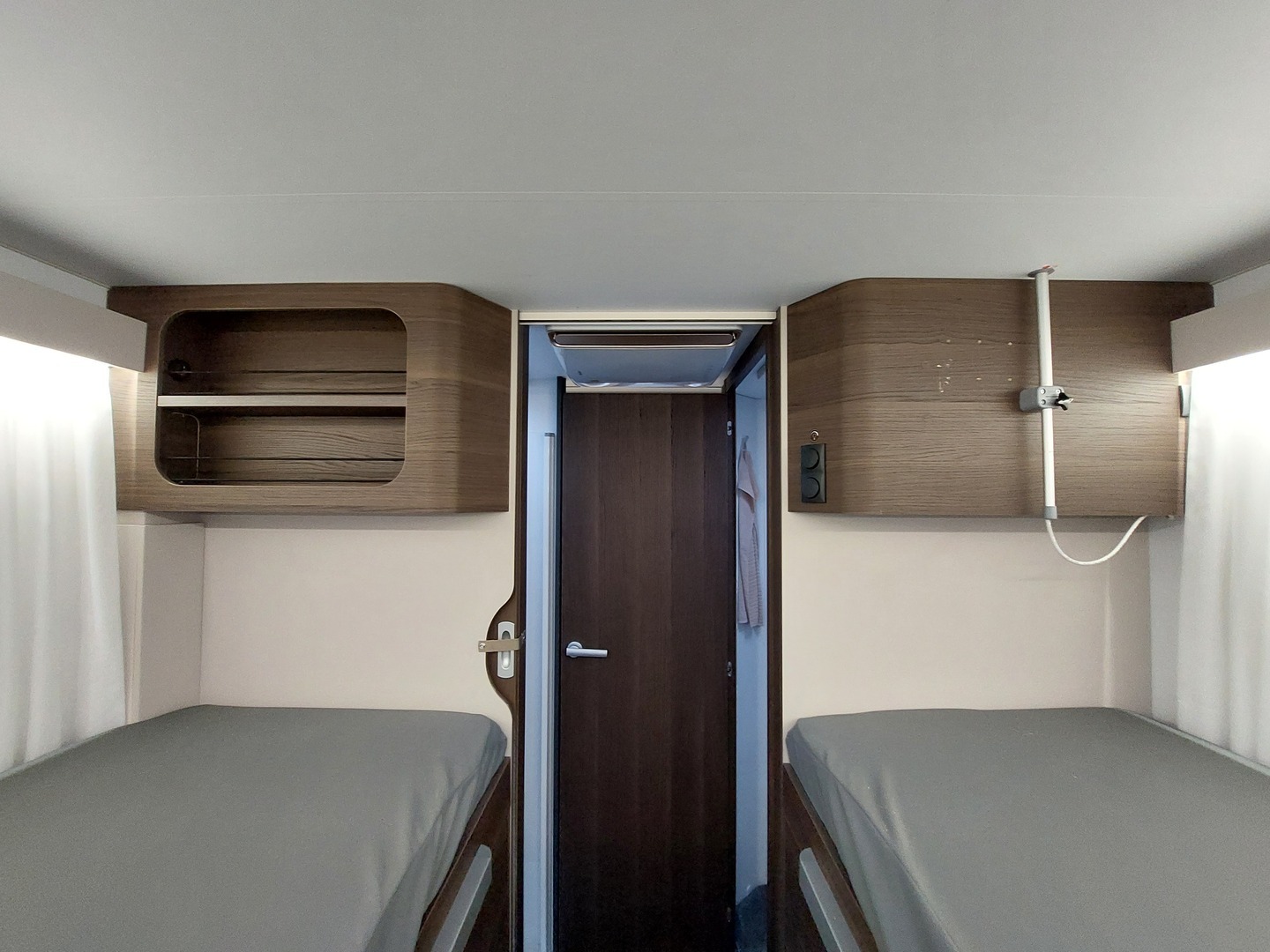 ADRIA Matrix Supreme 670 SL 2022