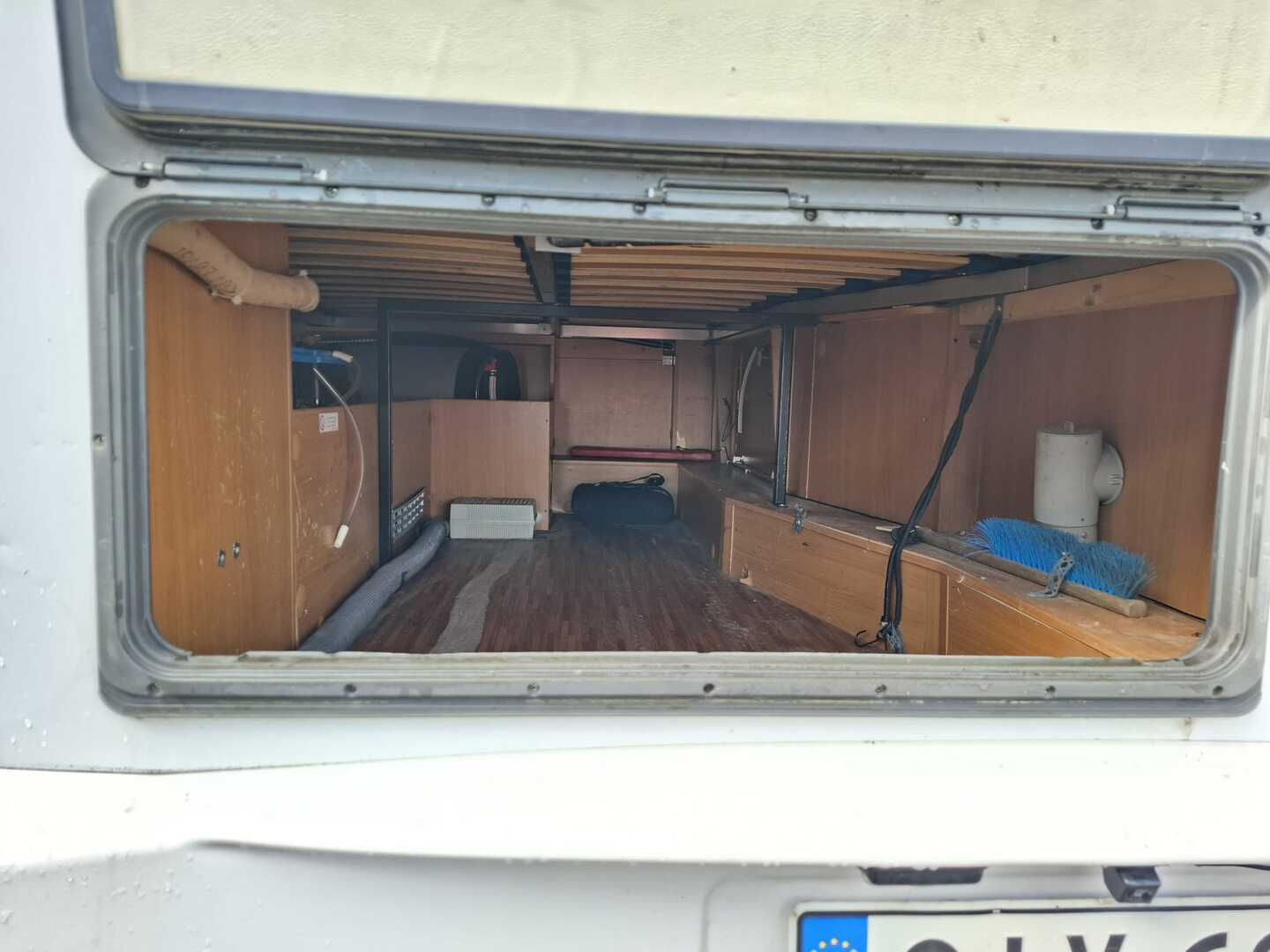 BÜRSTNER Nexxo T 569 2010