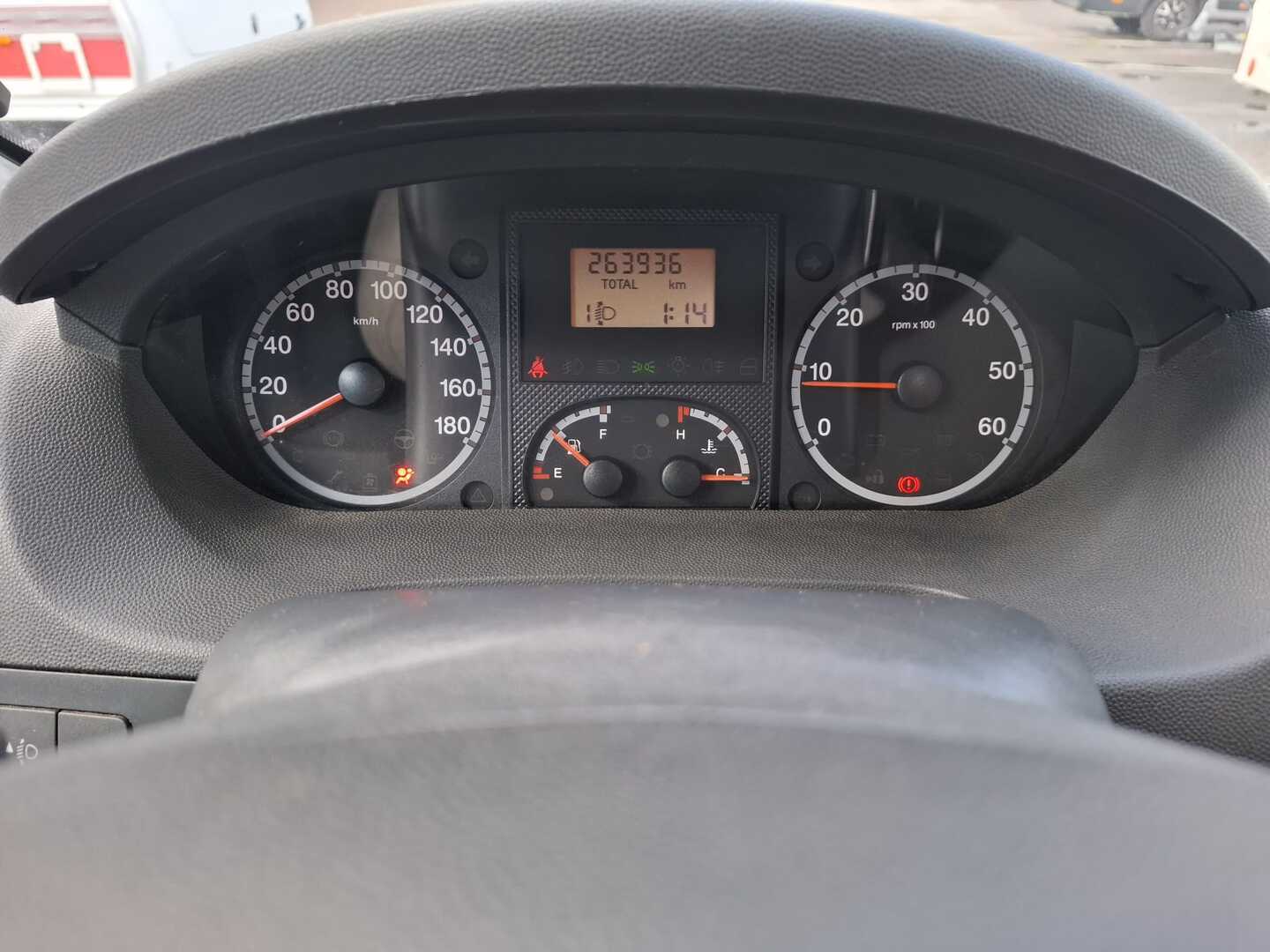 BÜRSTNER Nexxo T 569 2010