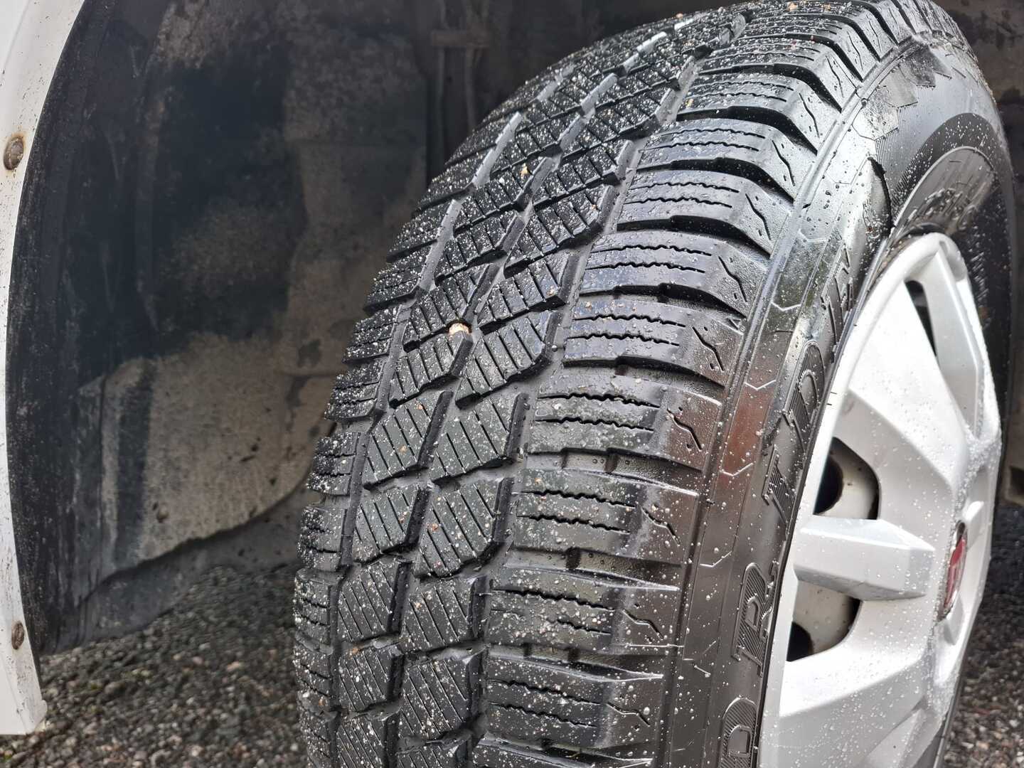 BÜRSTNER Nexxo T 569 2010