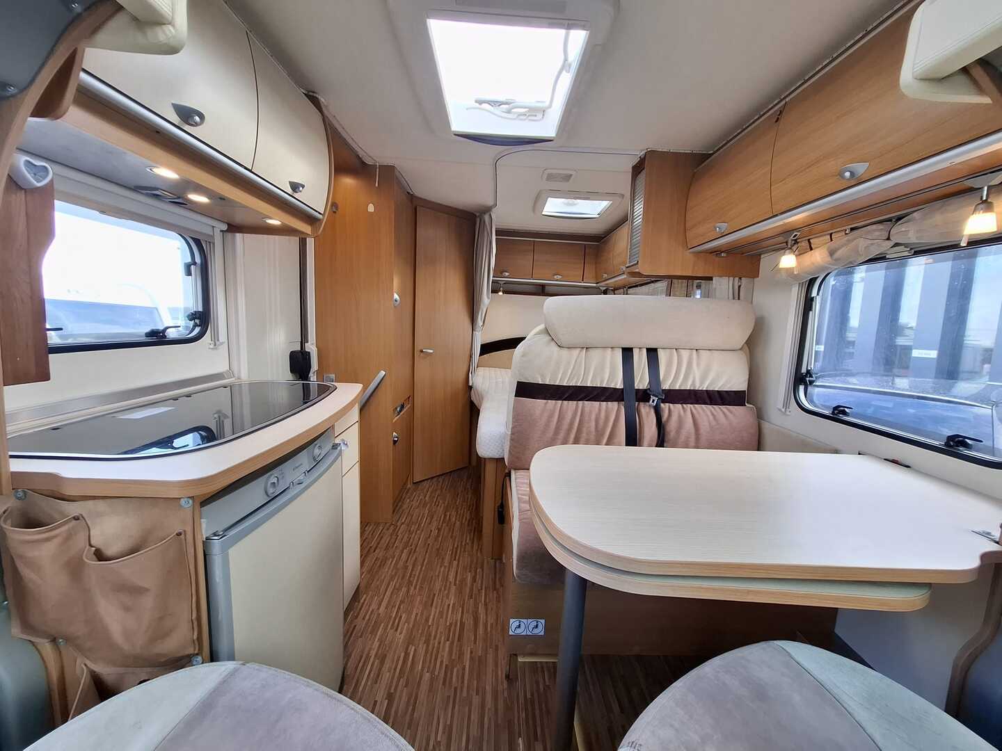 BÜRSTNER Nexxo T 569 2010