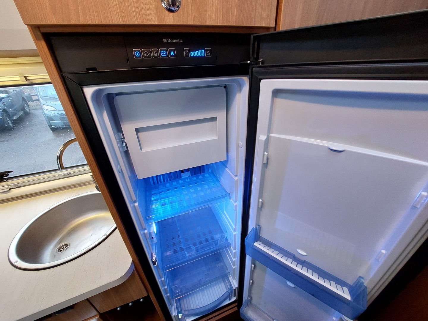 EURA MOBIL Activa One 690 HB 2017