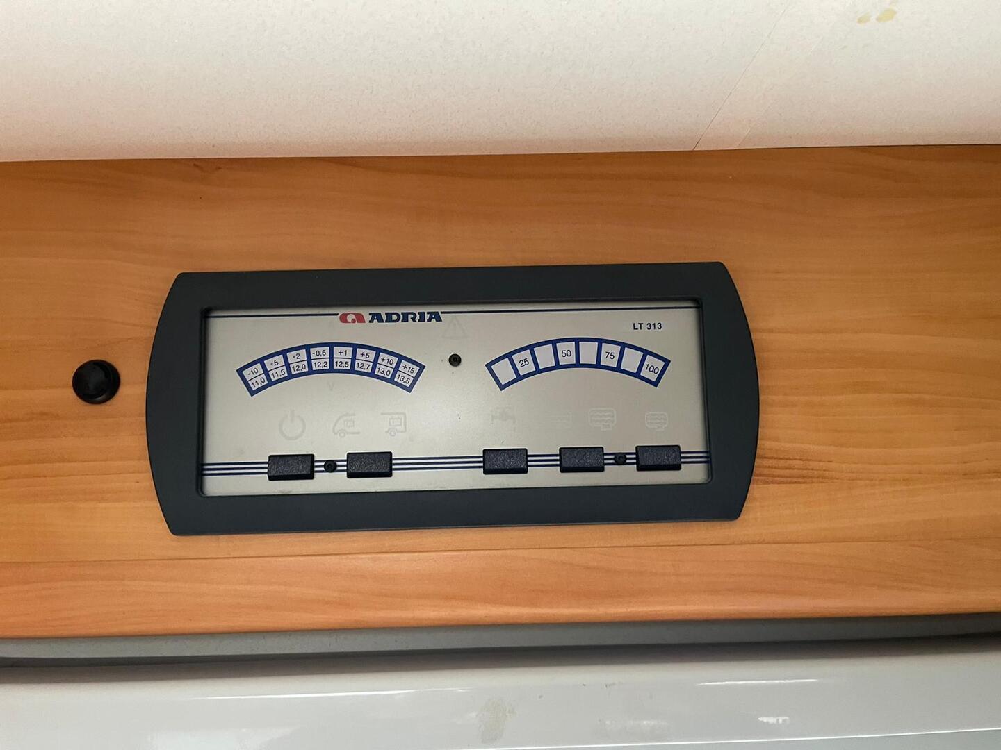 ADRIA Coral Plus 680 ST 2011