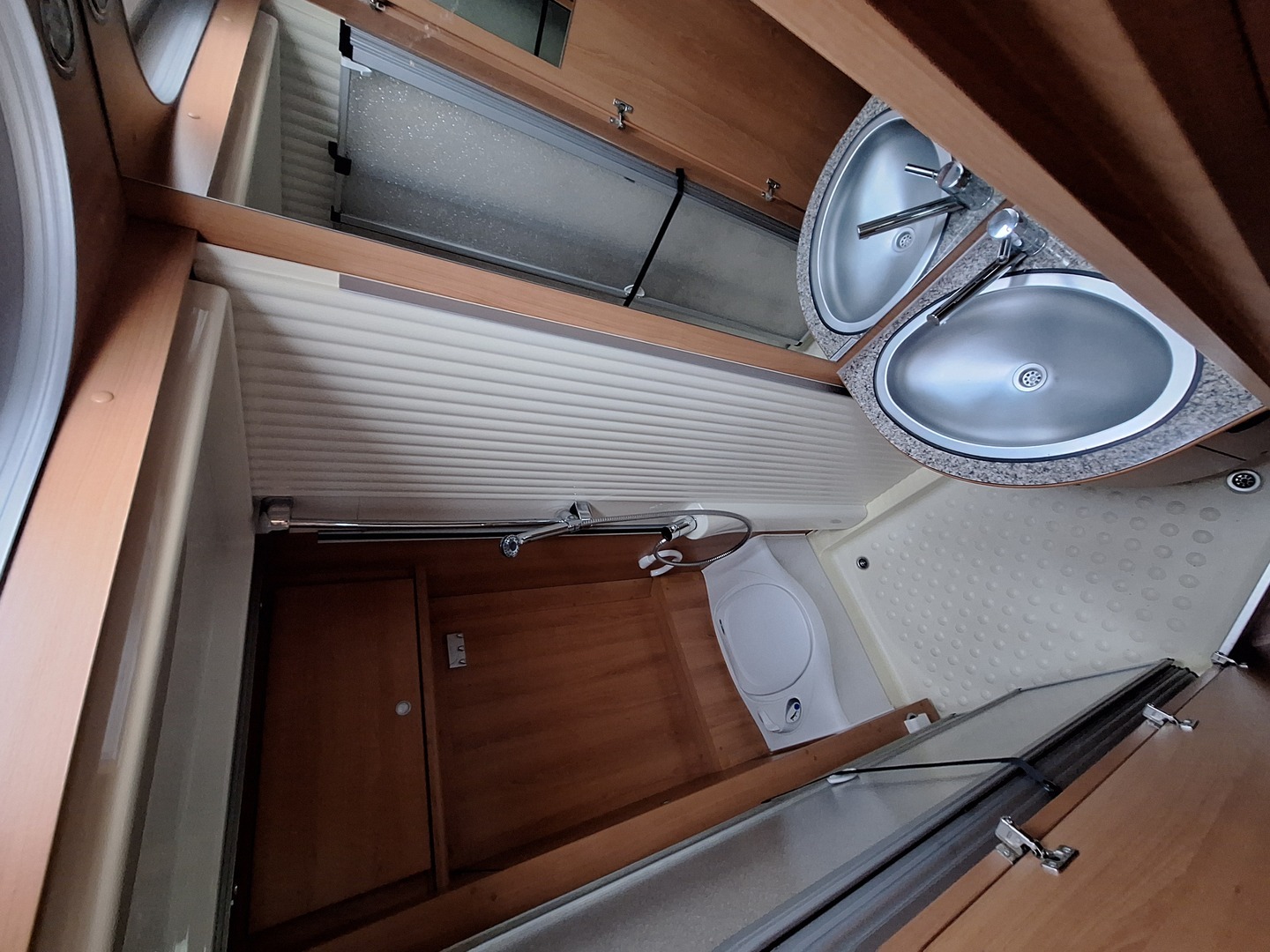 DETHLEFFS Globe 4 2011