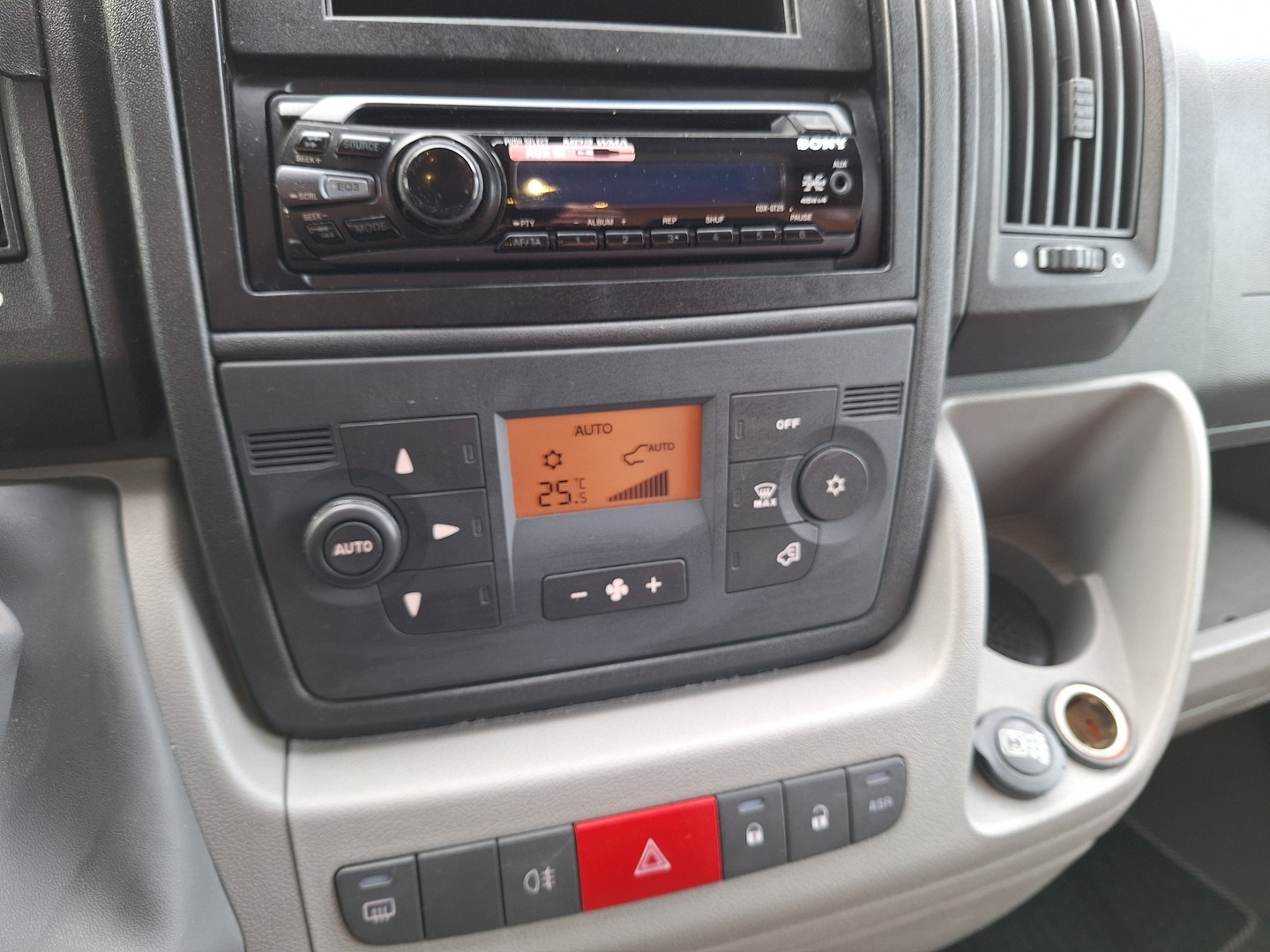 DETHLEFFS Globe 4 2011