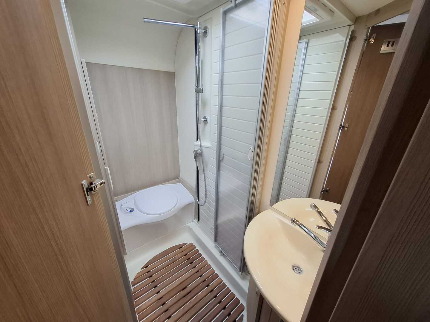 BÜRSTNER Ixeo Time T 695 Moonlight 2012