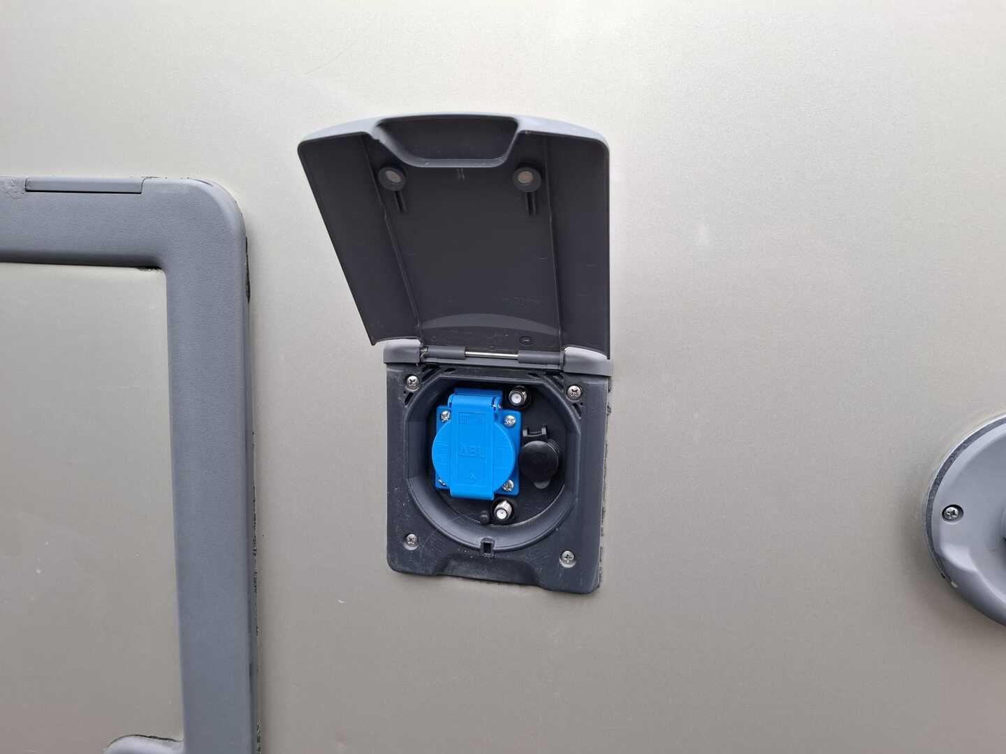 BÜRSTNER Ixeo Time T 695 Moonlight 2012