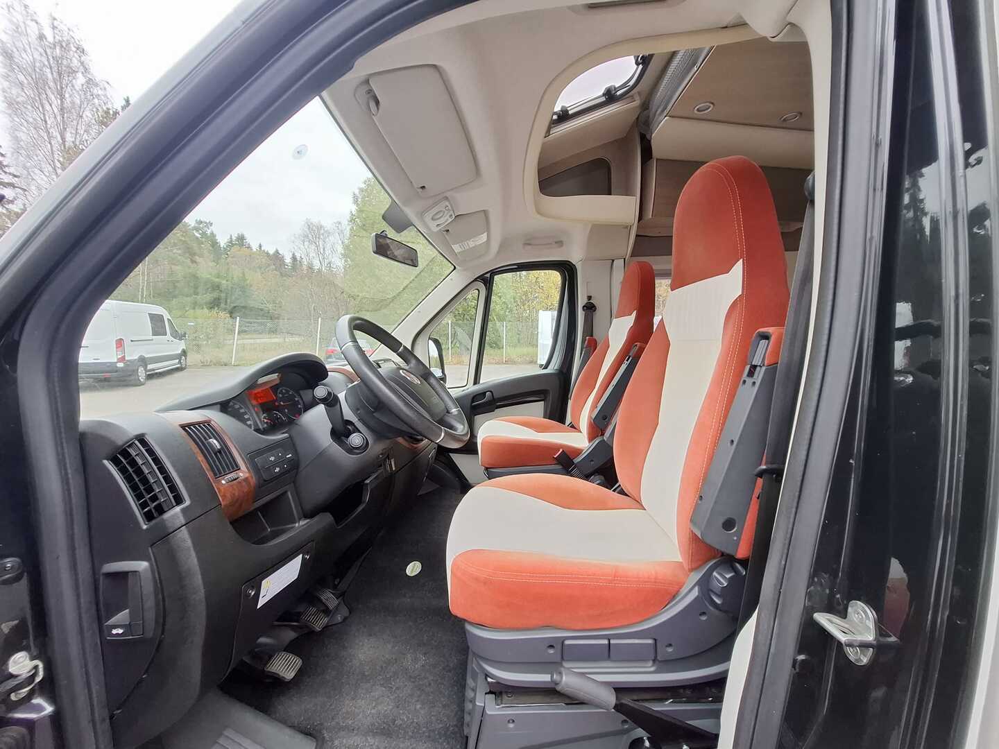 BÜRSTNER Ixeo Time T 695 Moonlight 2012