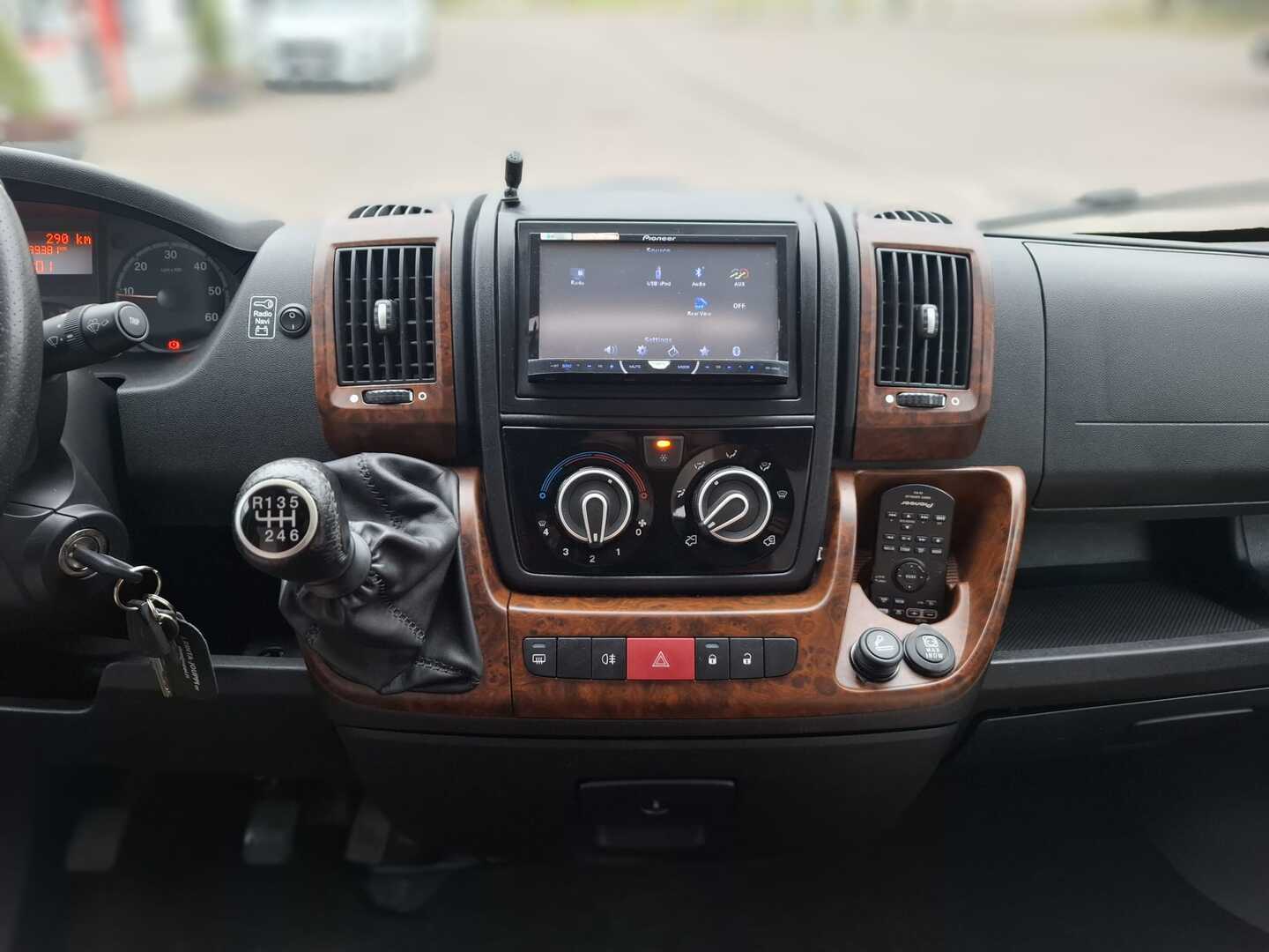 BÜRSTNER Ixeo Time T 695 Moonlight 2012