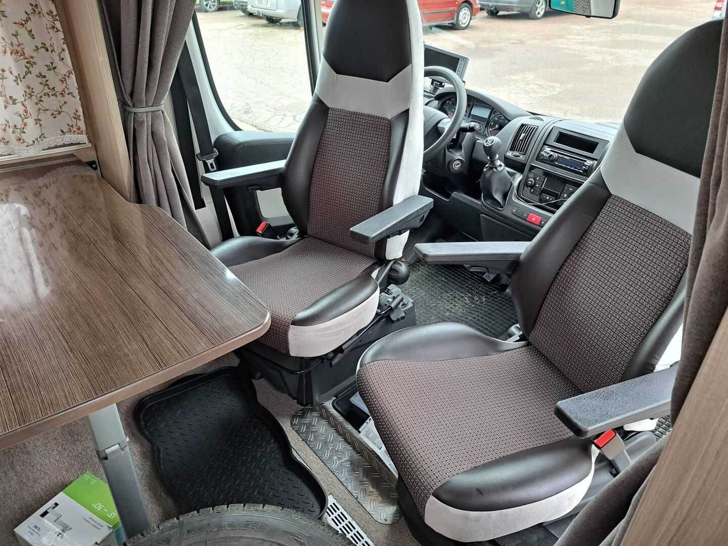 DETHLEFFS GLOBE S 2013