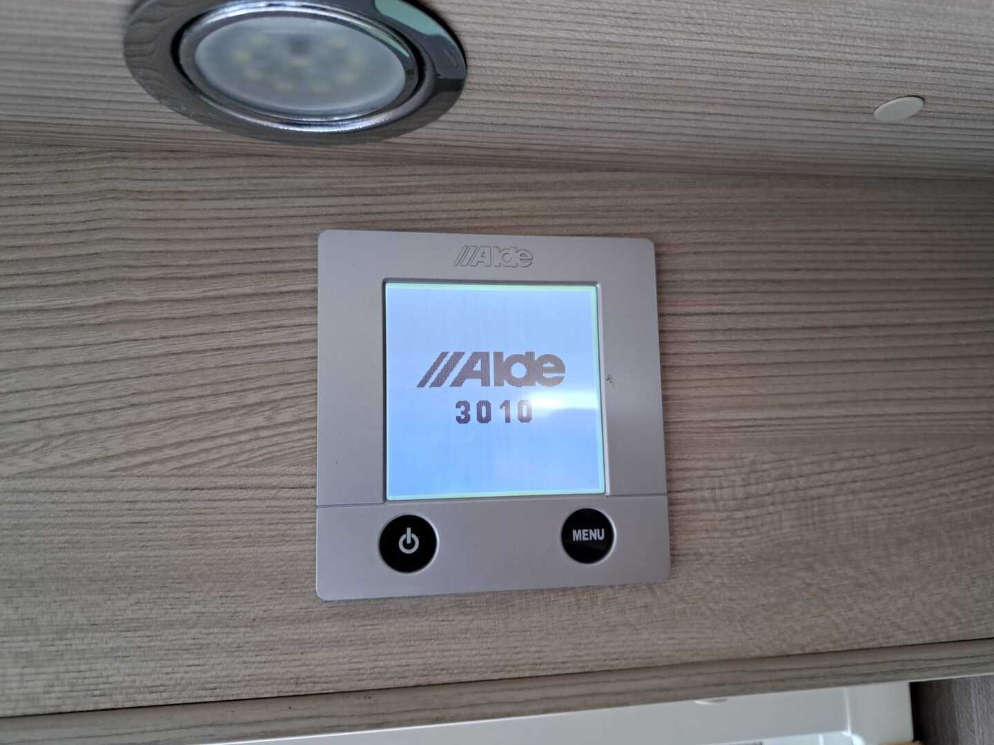 DETHLEFFS GLOBE S 2013