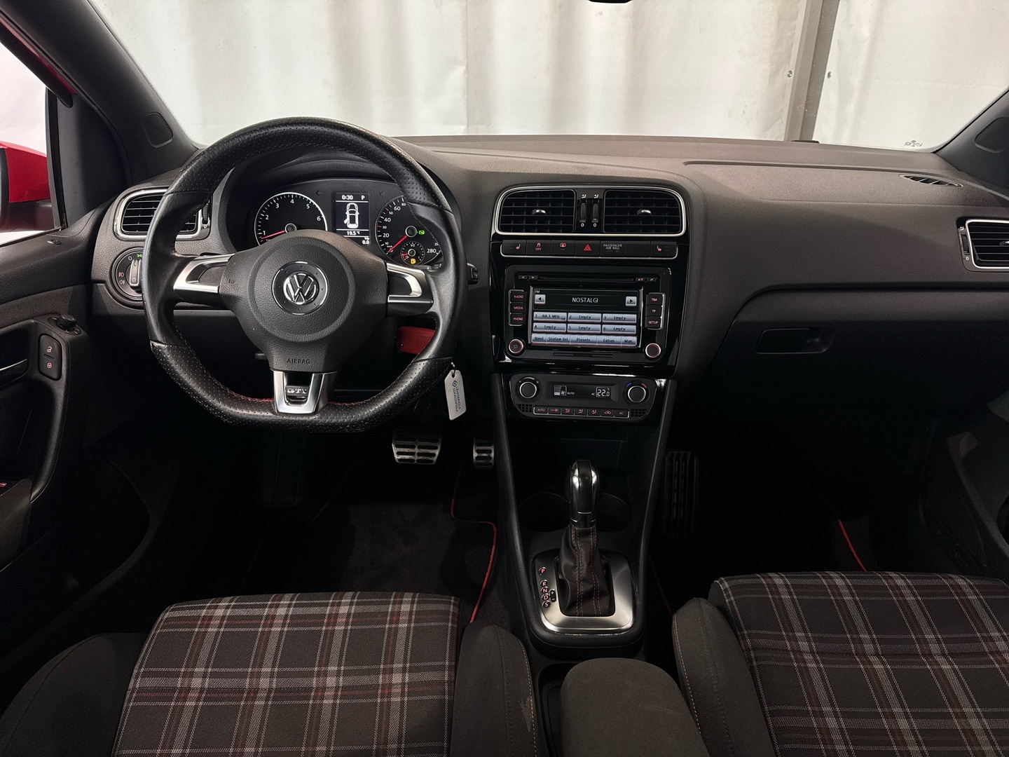 VOLKSWAGEN Polo 2012