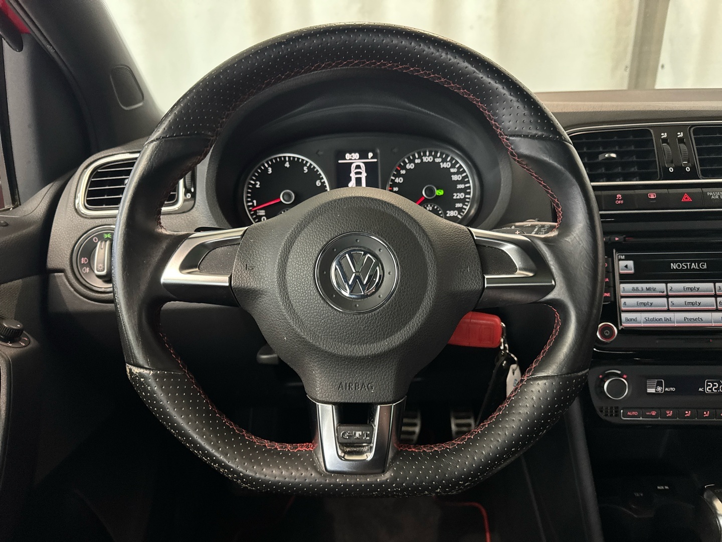 VOLKSWAGEN Polo 2012