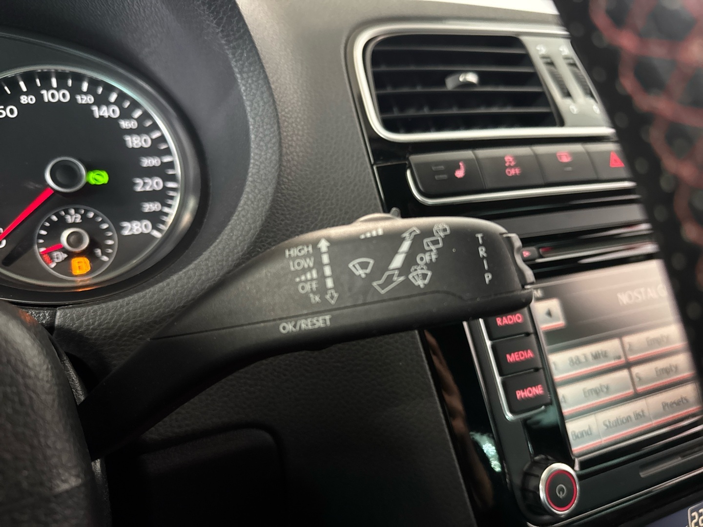 VOLKSWAGEN Polo 2012