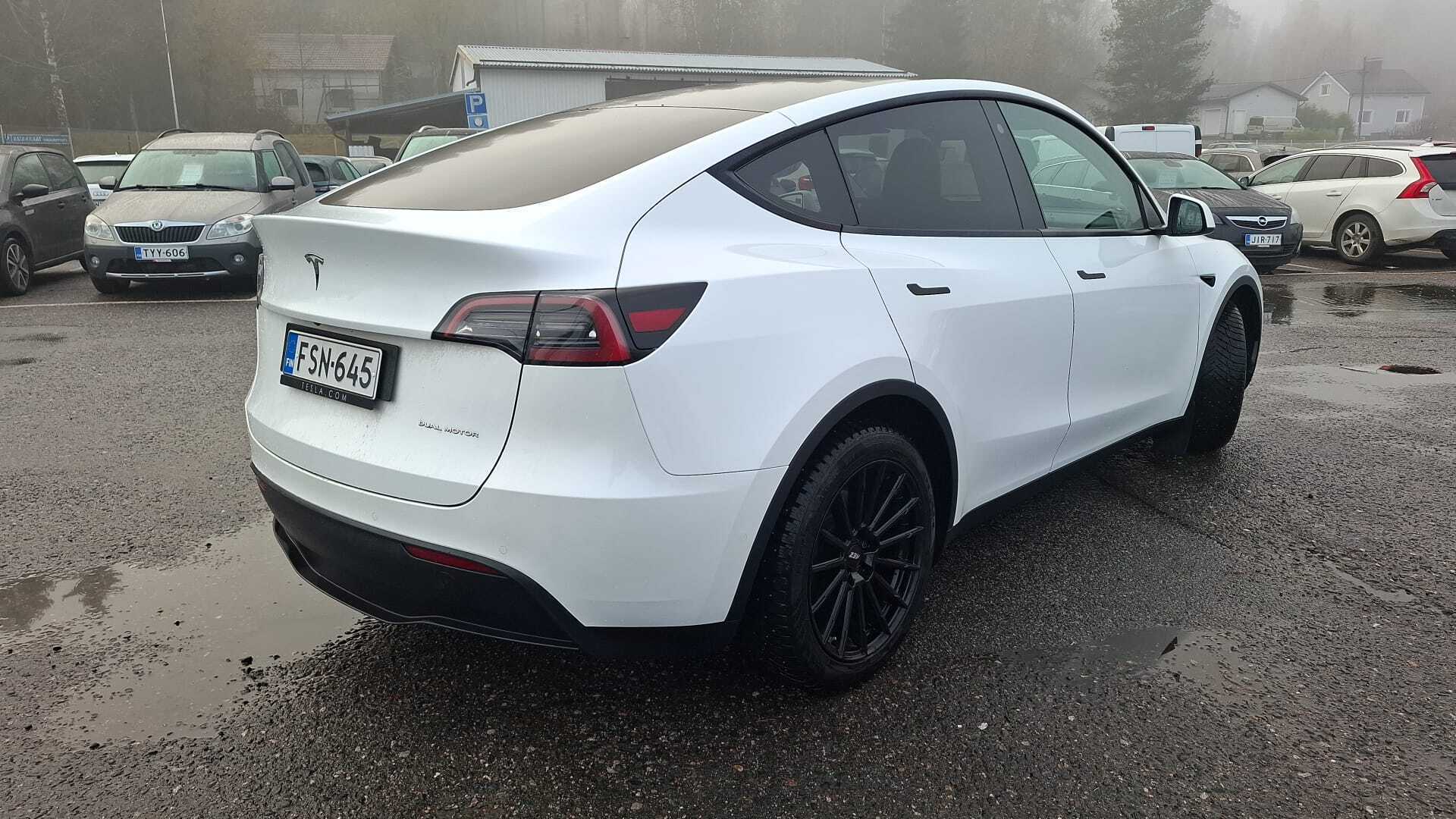 TESLA Model Y 2022