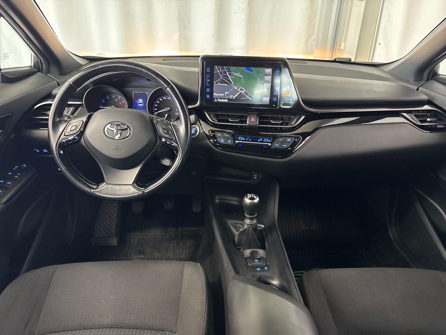 TOYOTA C-HR 2017