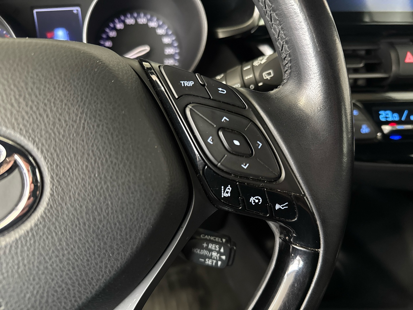 TOYOTA C-HR 2017