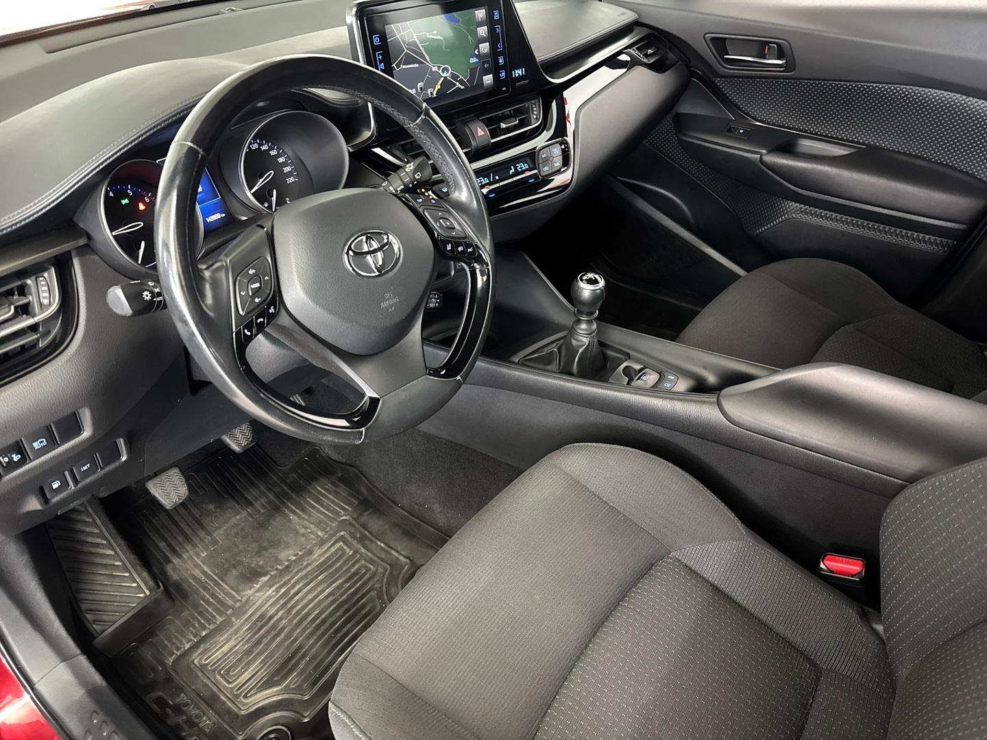 TOYOTA C-HR 2017