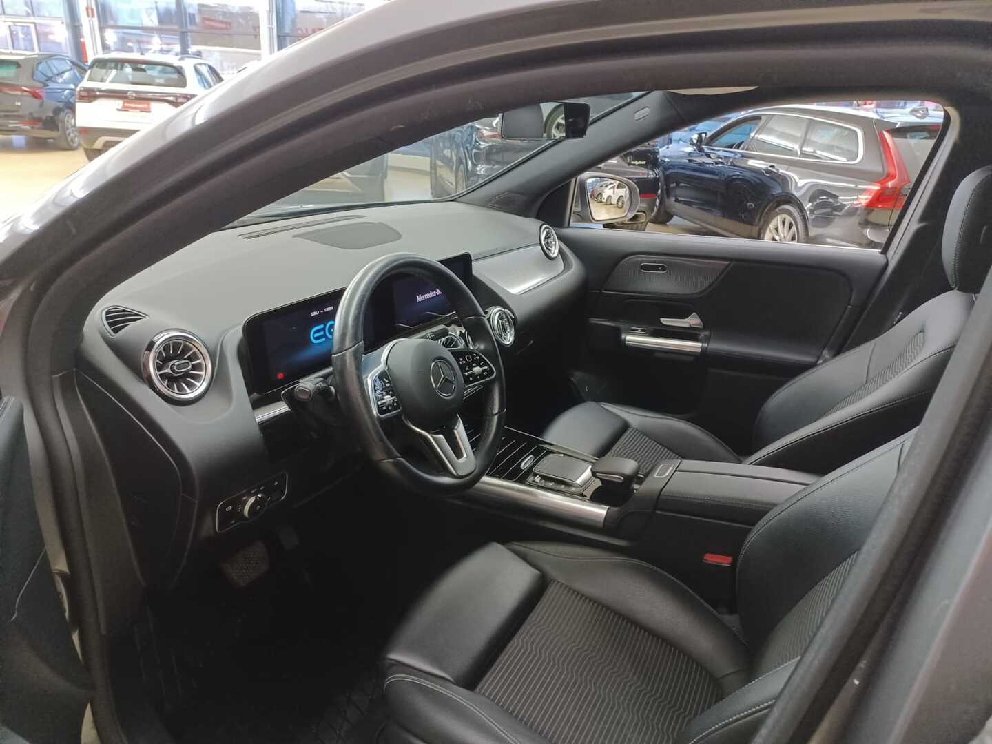MERCEDES-BENZ EQA 2021