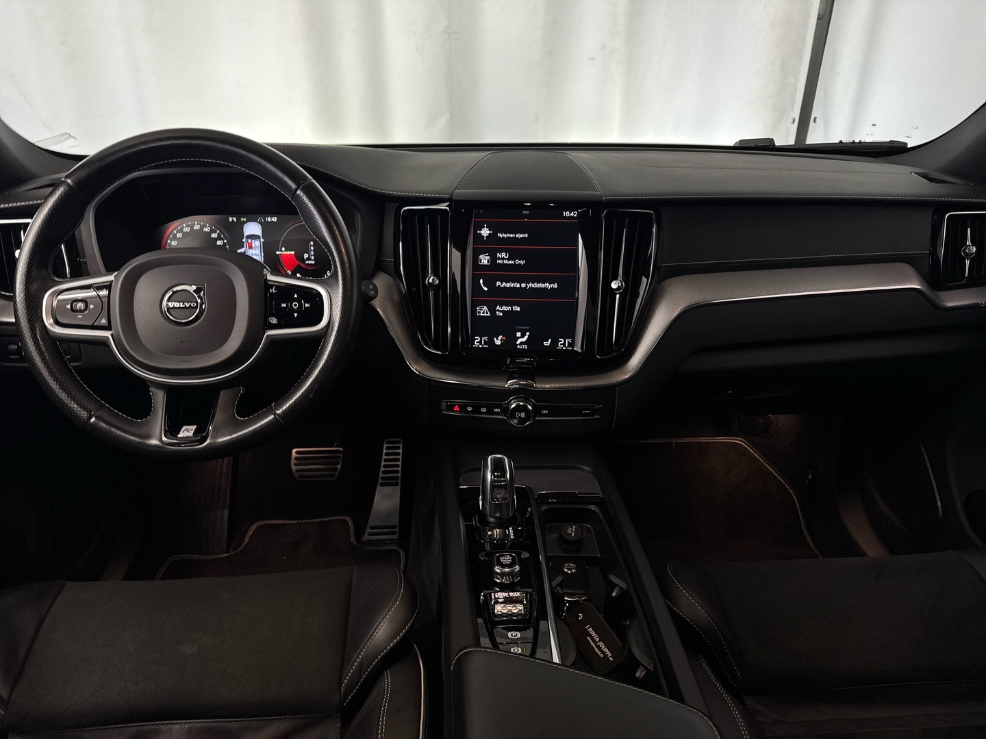 VOLVO XC60 2019