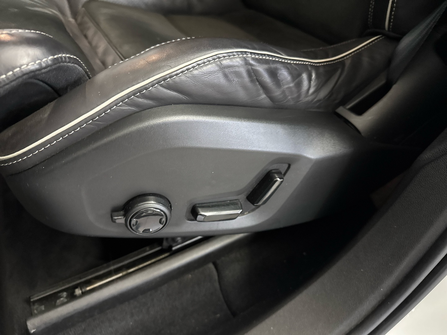 VOLVO XC60 2019