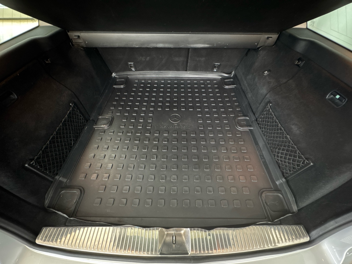 MERCEDES-BENZ E 2012