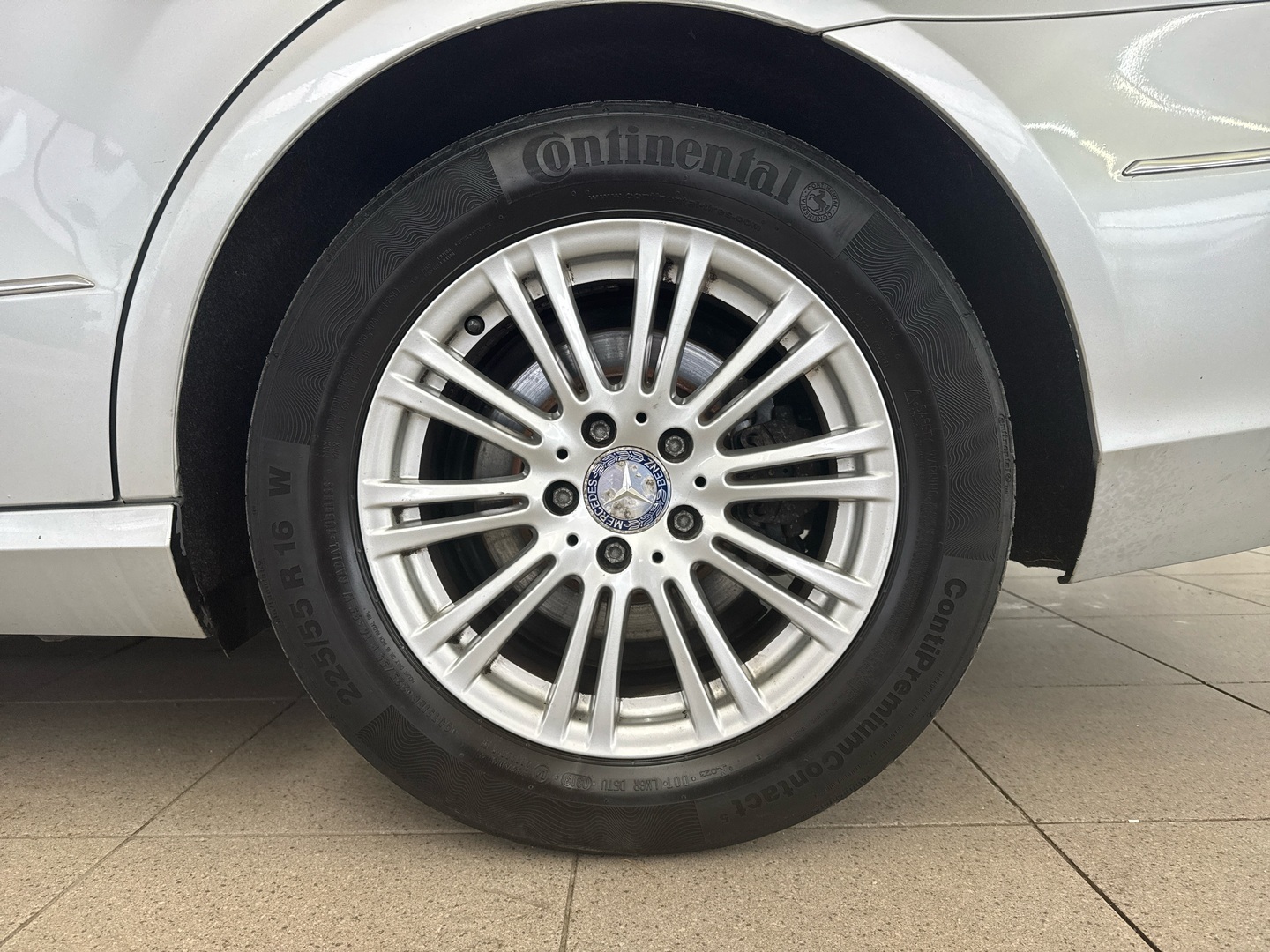 MERCEDES-BENZ E 2012